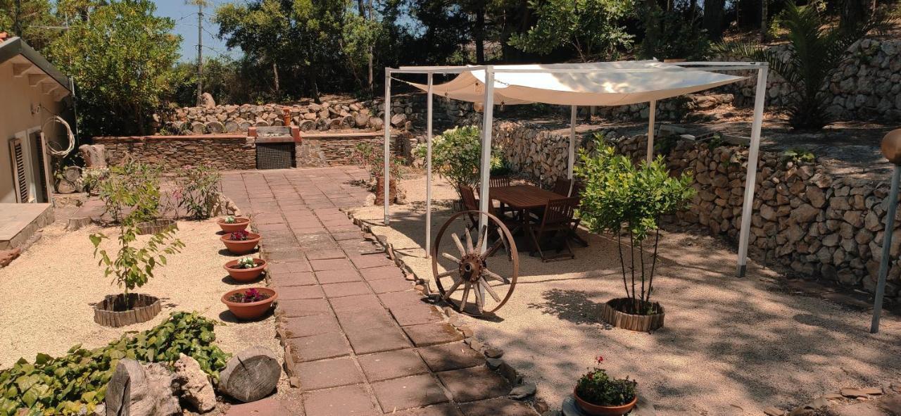 Memento Bed & Breakfast Ossi Bagian luar foto
