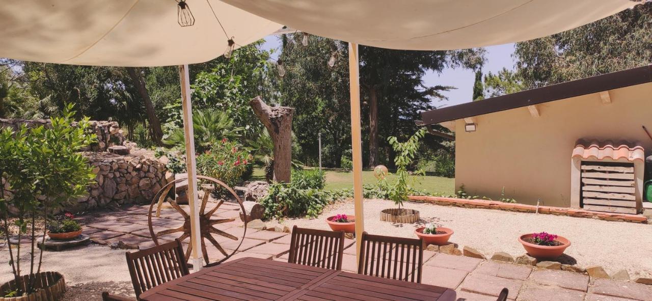 Memento Bed & Breakfast Ossi Bagian luar foto