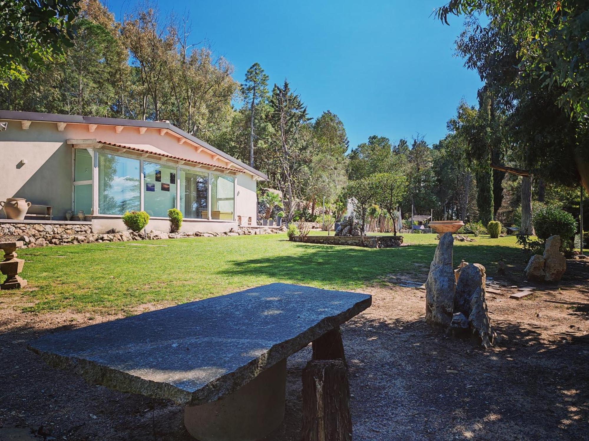 Memento Bed & Breakfast Ossi Bagian luar foto