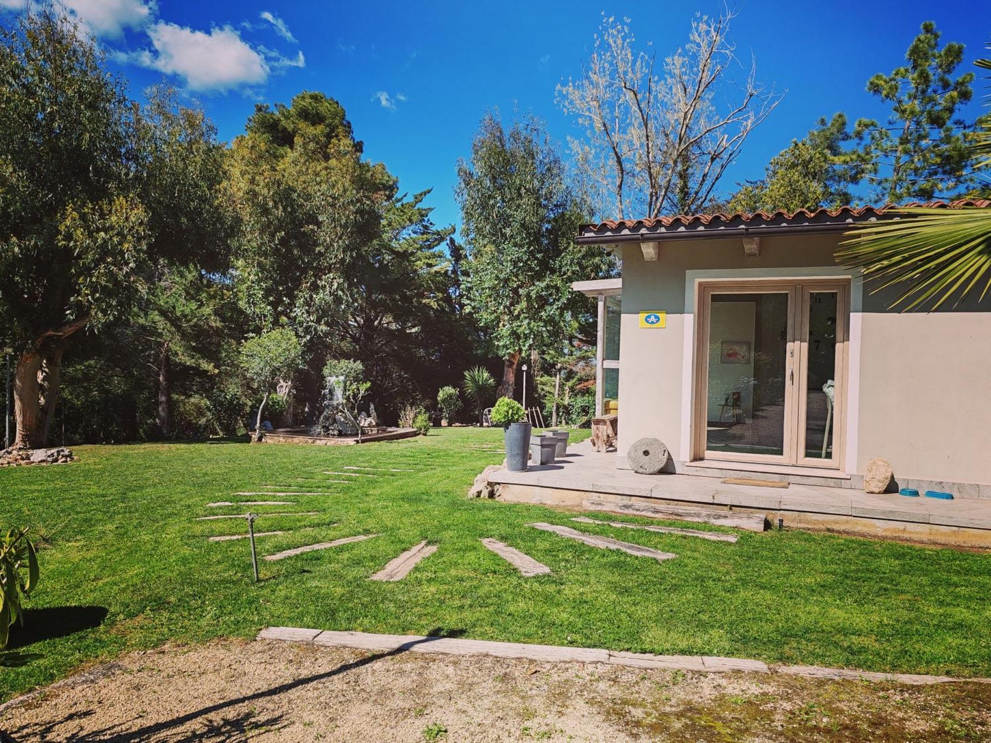 Memento Bed & Breakfast Ossi Bagian luar foto